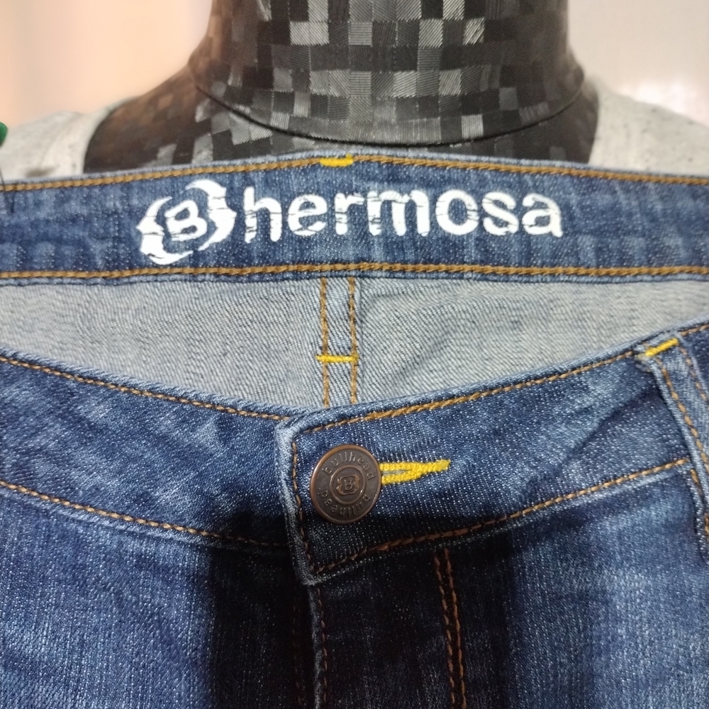 Buckle jeans